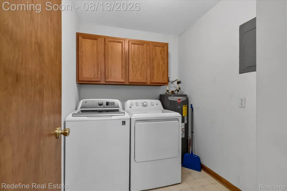 9696 Sawgrass Court #6 Van Buren Charter Township, MI 48111