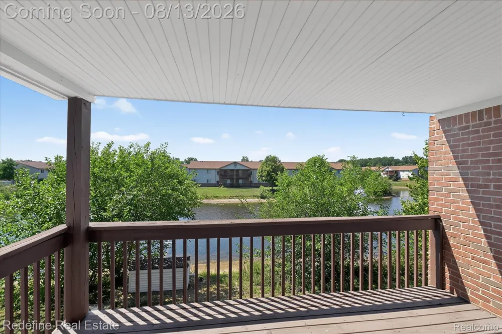 9696 Sawgrass Court #6 Van Buren Charter Township, MI 48111