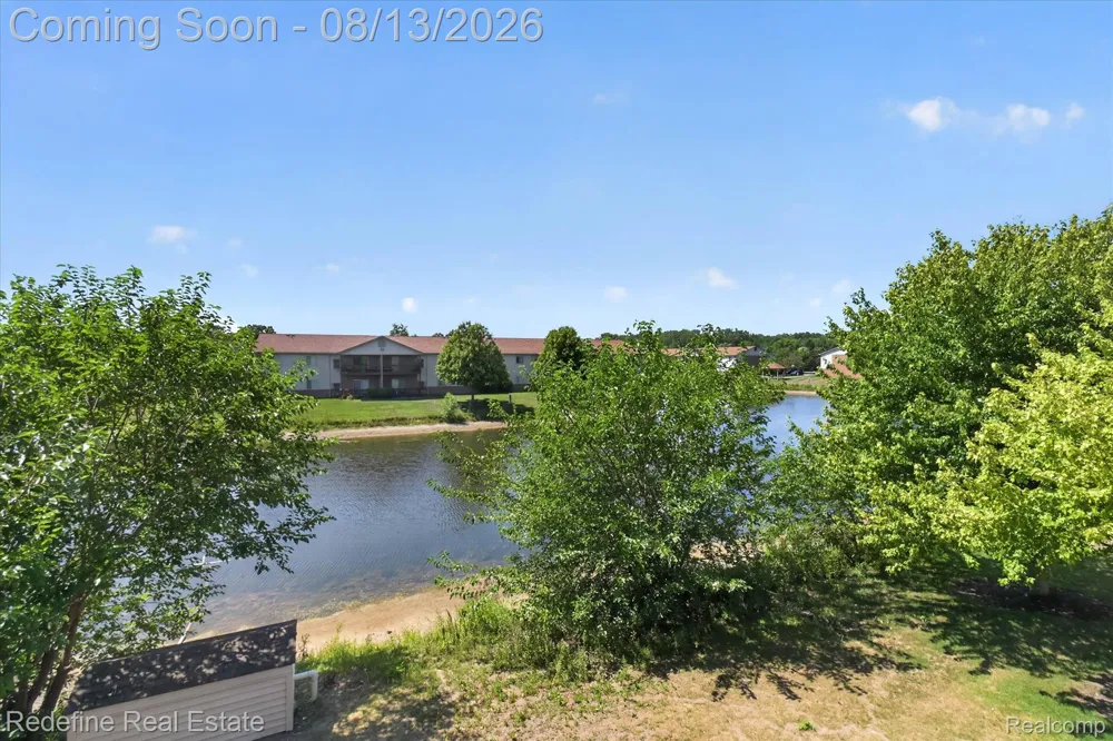 9696 Sawgrass Court #6 Van Buren Charter Township, MI 48111
