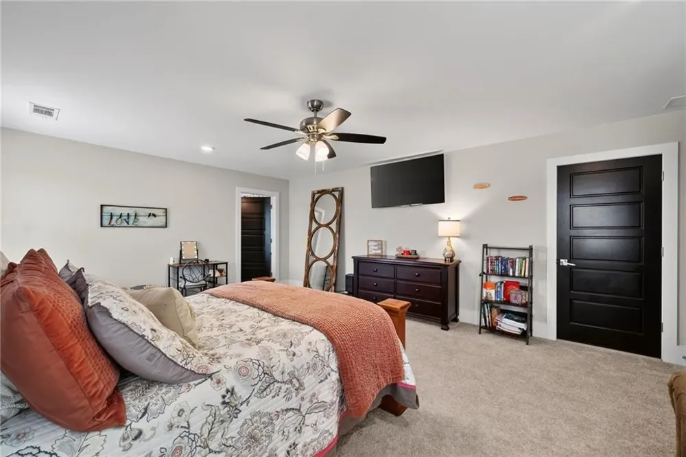 302 Savannah Drive Mansfield, GA 30055
