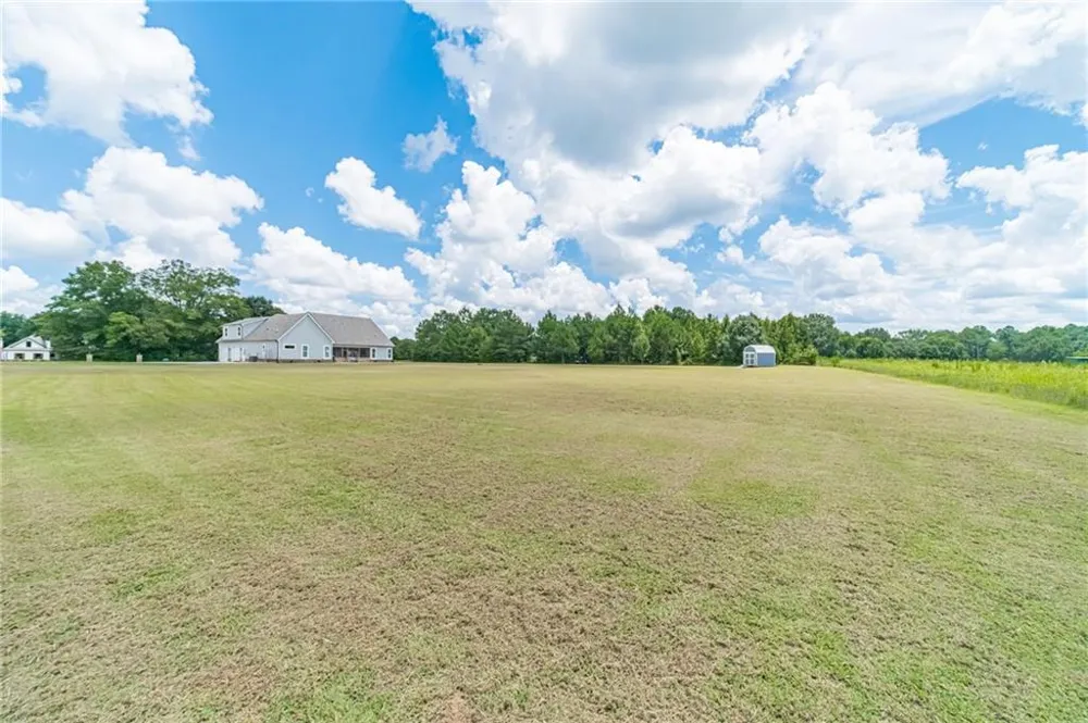 302 Savannah Drive Mansfield, GA 30055