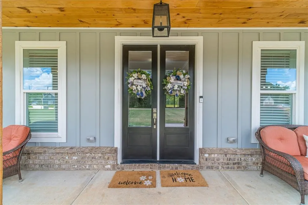302 Savannah Drive Mansfield, GA 30055