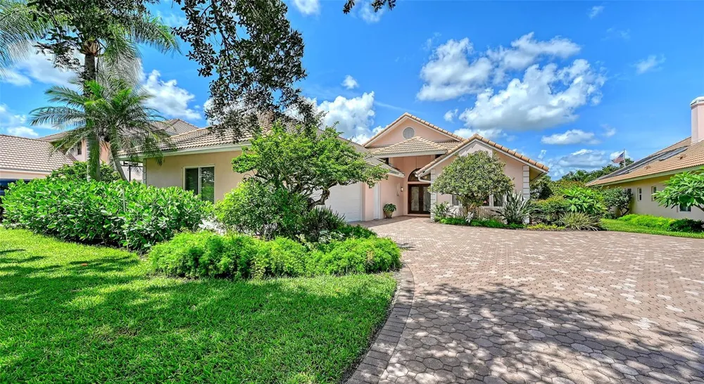 5476 GOLF POINTE DRIVE Sarasota, FL 34243