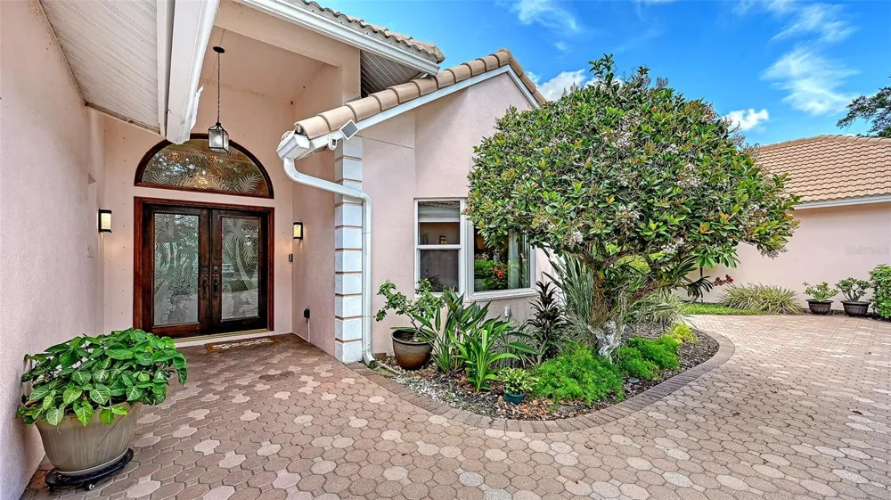 5476 GOLF POINTE DRIVE Sarasota, FL 34243