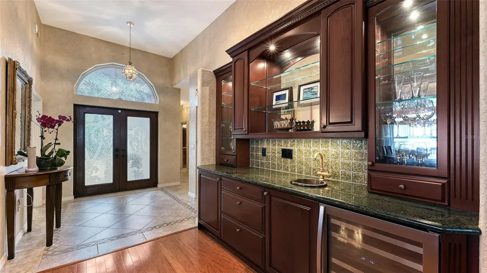5476 GOLF POINTE DRIVE Sarasota, FL 34243