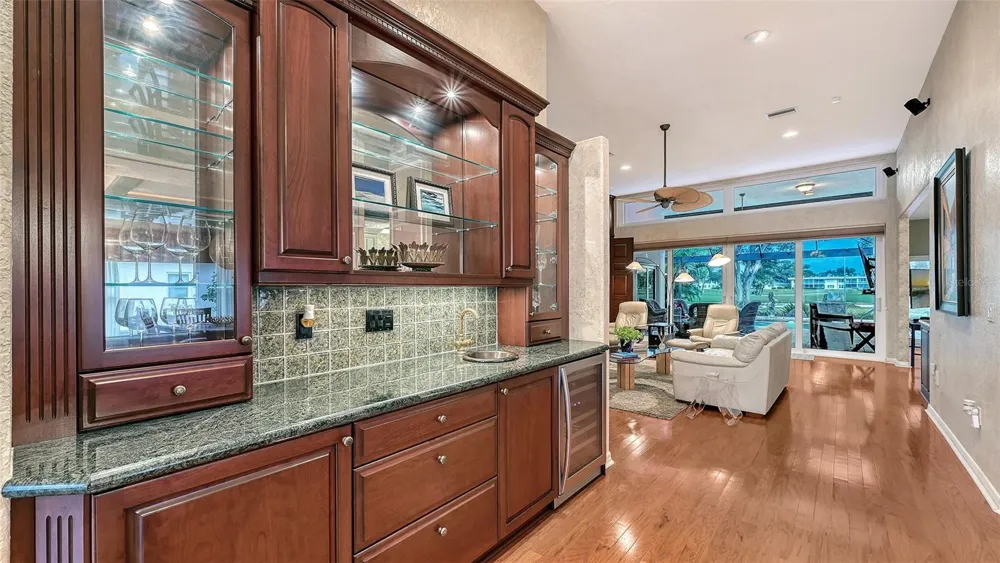 5476 GOLF POINTE DRIVE Sarasota, FL 34243