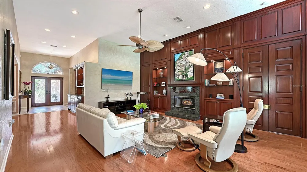 5476 GOLF POINTE DRIVE Sarasota, FL 34243