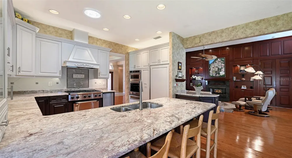 5476 GOLF POINTE DRIVE Sarasota, FL 34243