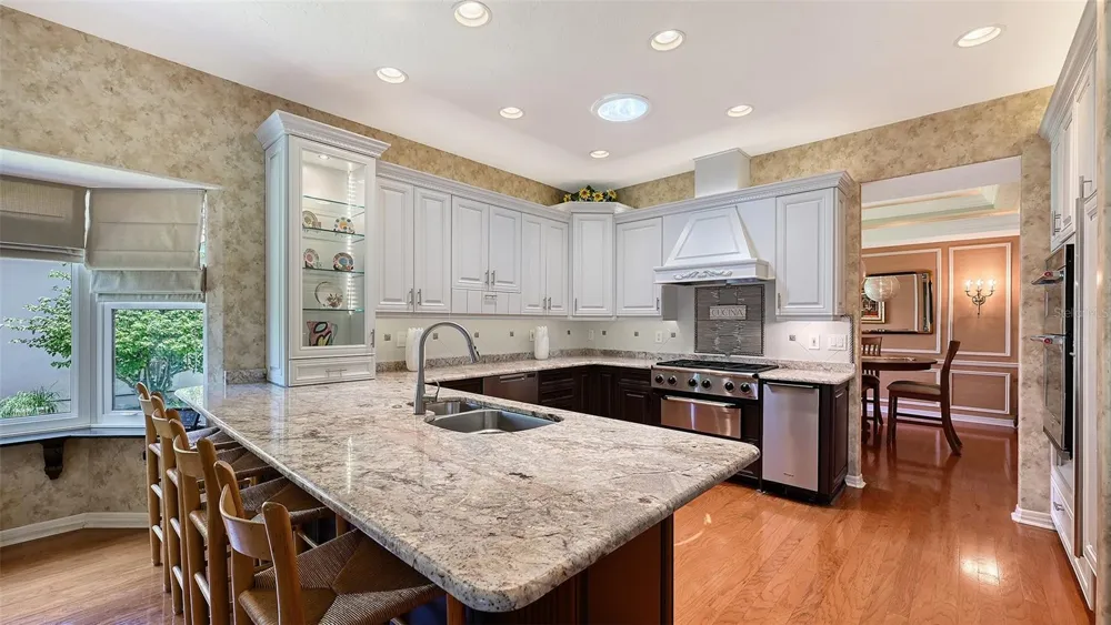 5476 GOLF POINTE DRIVE Sarasota, FL 34243
