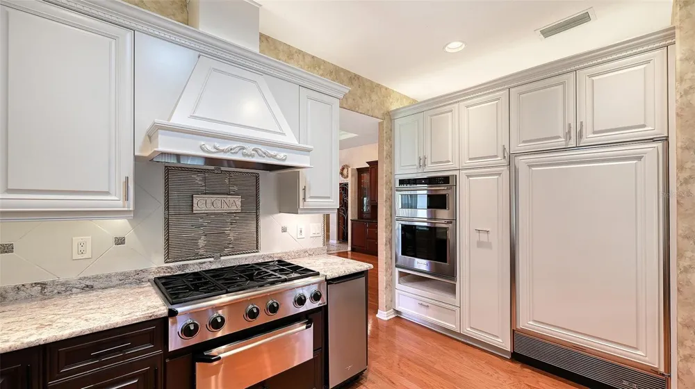 5476 GOLF POINTE DRIVE Sarasota, FL 34243