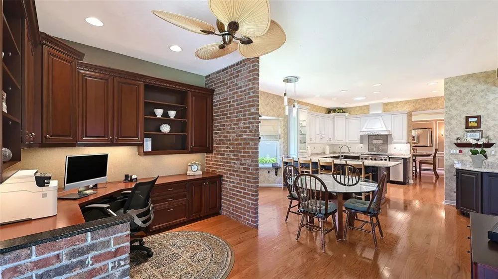 5476 GOLF POINTE DRIVE Sarasota, FL 34243