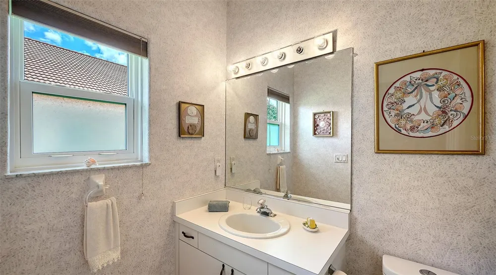 5476 GOLF POINTE DRIVE Sarasota, FL 34243