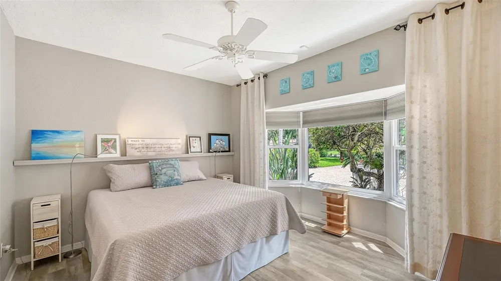 5476 GOLF POINTE DRIVE Sarasota, FL 34243
