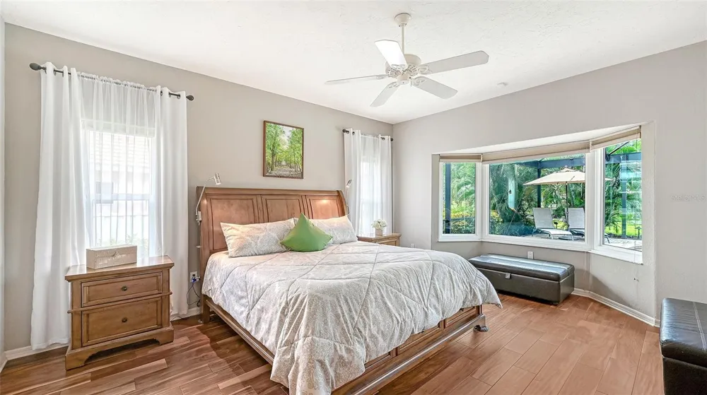 5476 GOLF POINTE DRIVE Sarasota, FL 34243
