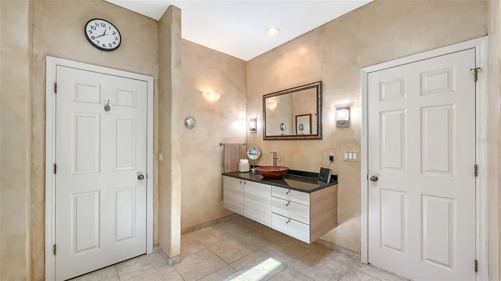 5476 GOLF POINTE DRIVE Sarasota, FL 34243