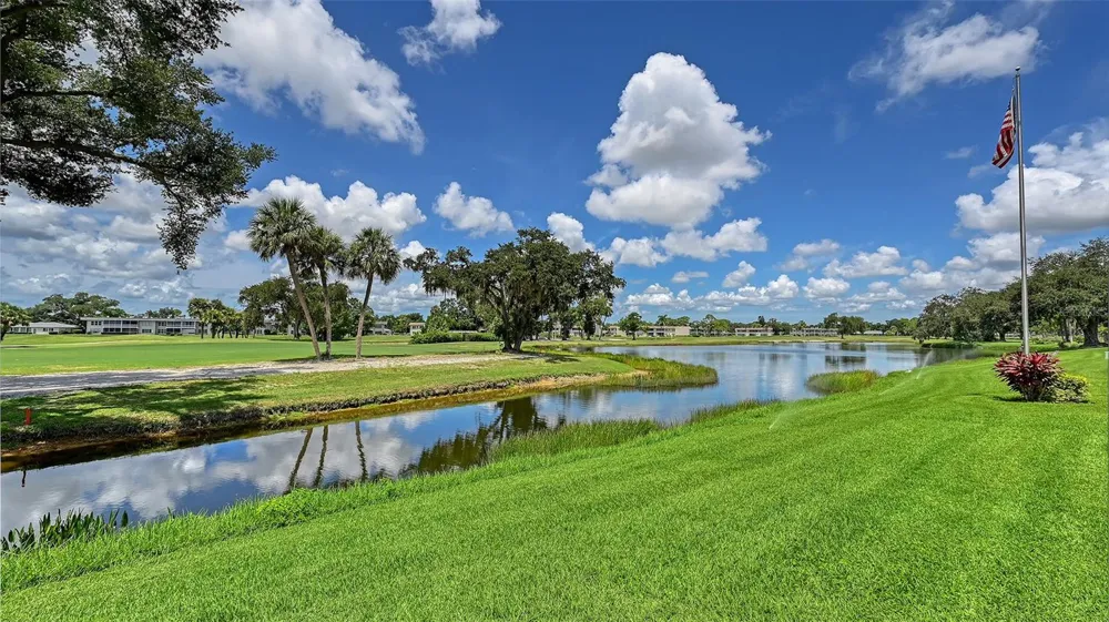 5476 GOLF POINTE DRIVE Sarasota, FL 34243
