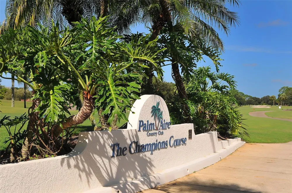 5476 GOLF POINTE DRIVE Sarasota, FL 34243