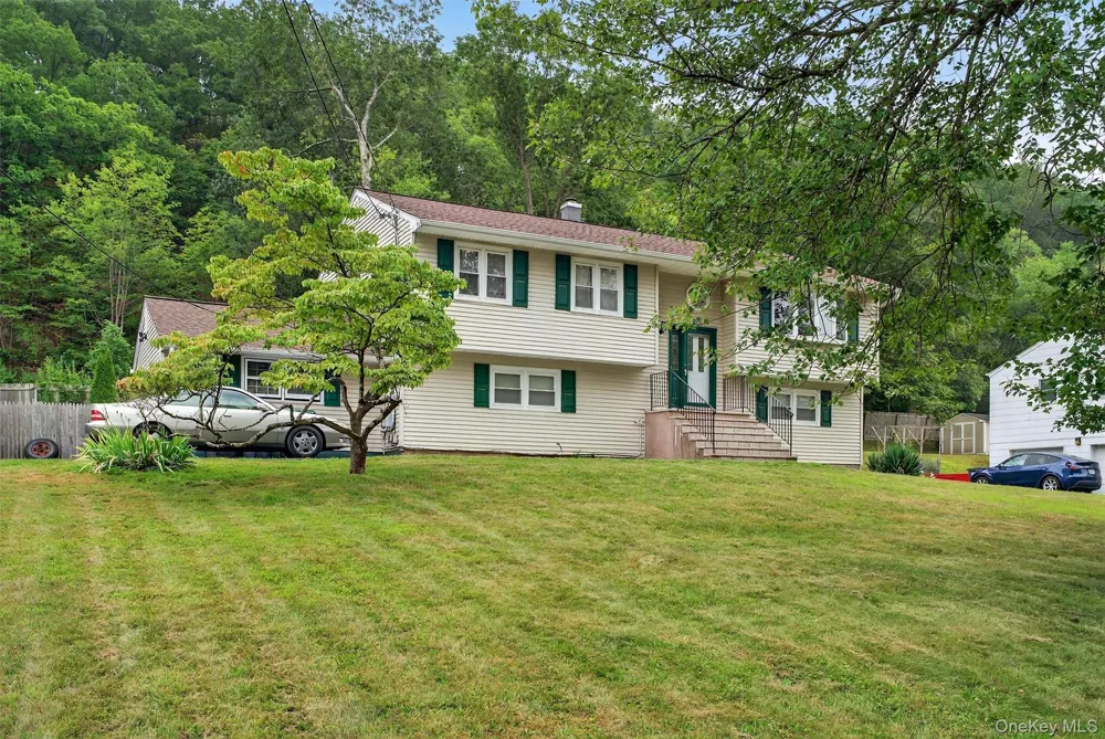 100 Birchwood Drive Highland Mills, NY 10930