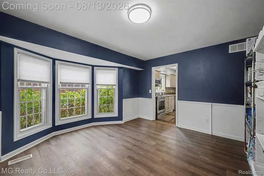 35565 Tall Pine Road Farmington City, MI 48335