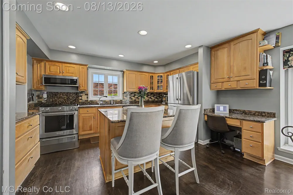 35565 Tall Pine Road Farmington City, MI 48335