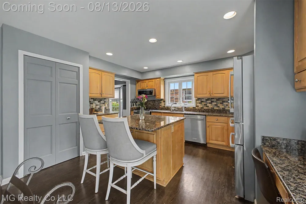 35565 Tall Pine Road Farmington City, MI 48335