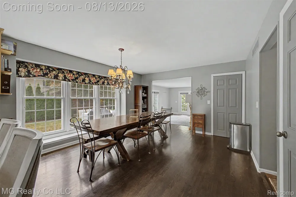 35565 Tall Pine Road Farmington City, MI 48335