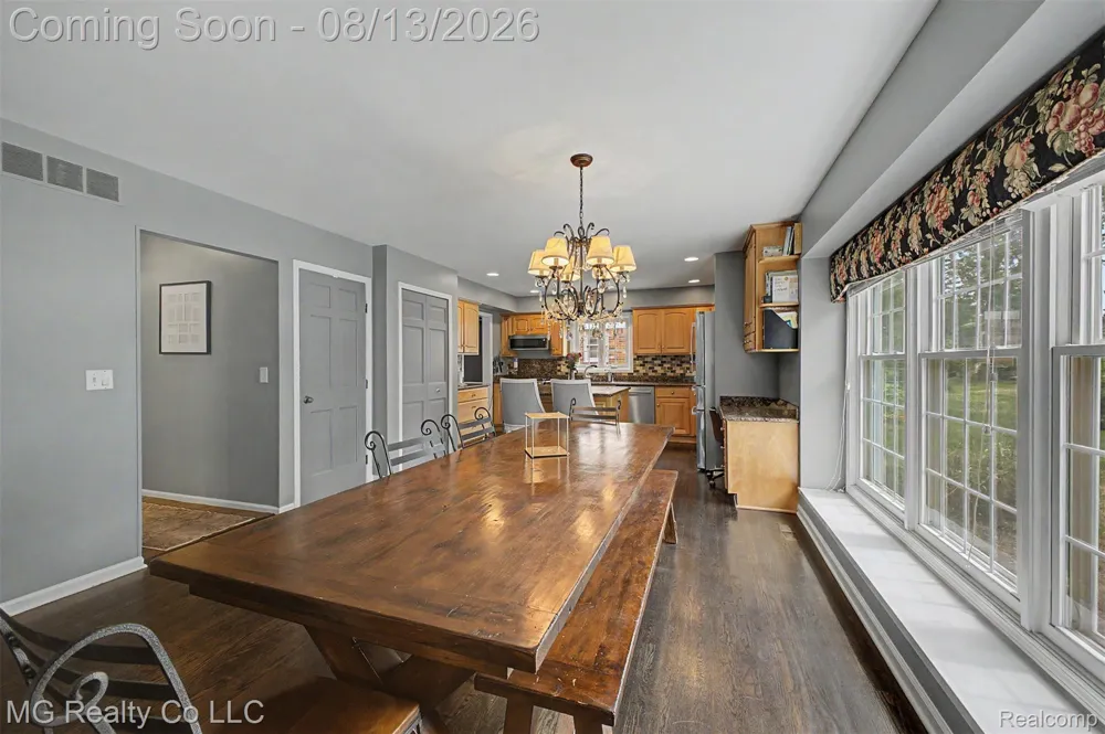 35565 Tall Pine Road Farmington City, MI 48335