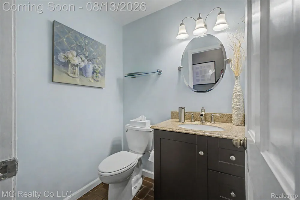 35565 Tall Pine Road Farmington City, MI 48335