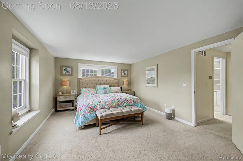 35565 Tall Pine Road Farmington City, MI 48335