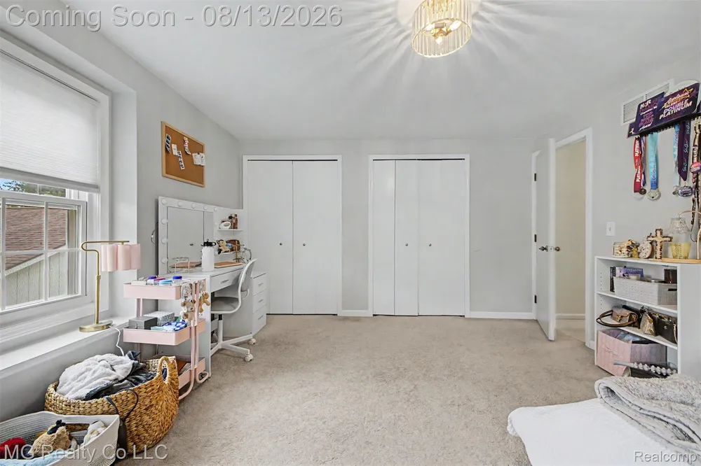 35565 Tall Pine Road Farmington City, MI 48335
