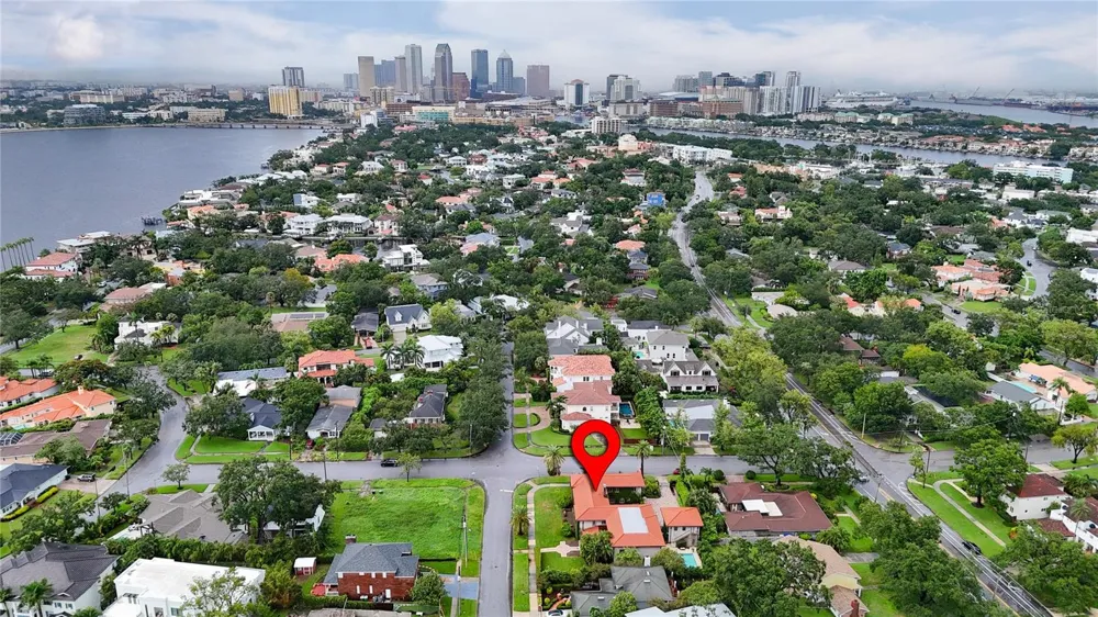 301 CASPIAN STREET Tampa, FL 33606