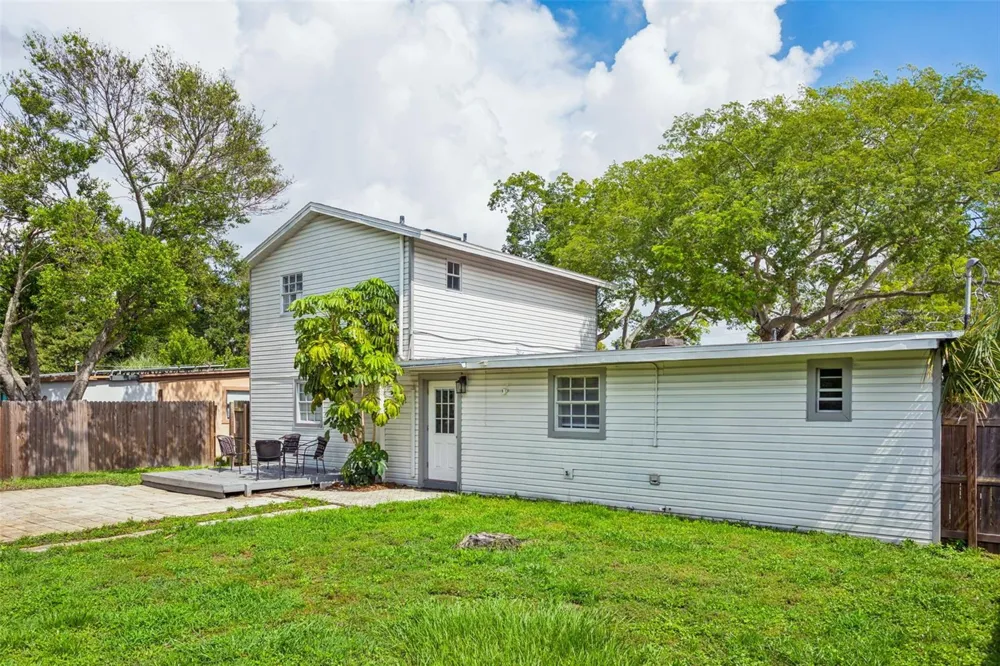 4012 W FAIRVIEW HEIGHTS Tampa, FL 33616