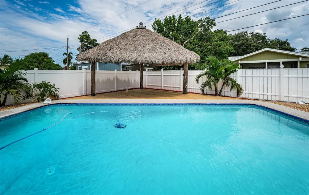 1039 MADISON STREET Largo, FL 33770