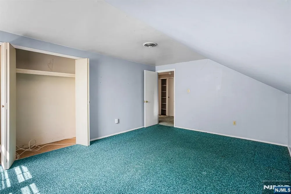 74 Country Club Road Willingboro, NJ 08046