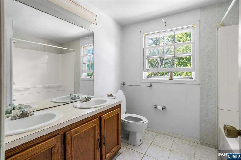 74 Country Club Road Willingboro, NJ 08046