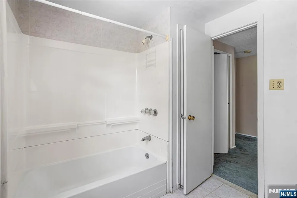 74 Country Club Road Willingboro, NJ 08046