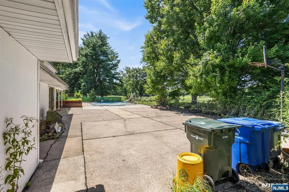 74 Country Club Road Willingboro, NJ 08046