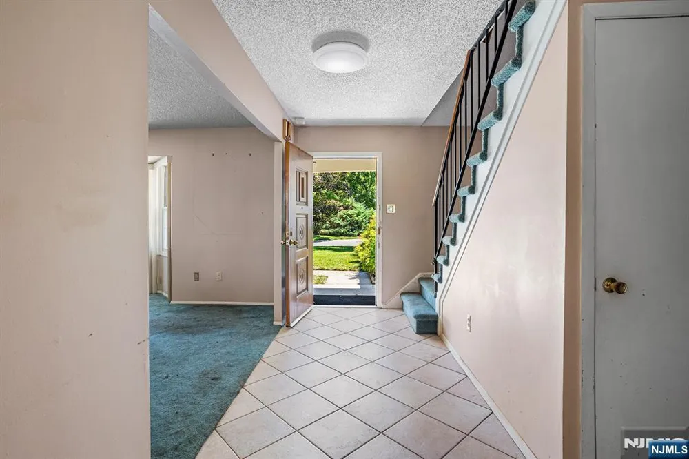 74 Country Club Road Willingboro, NJ 08046