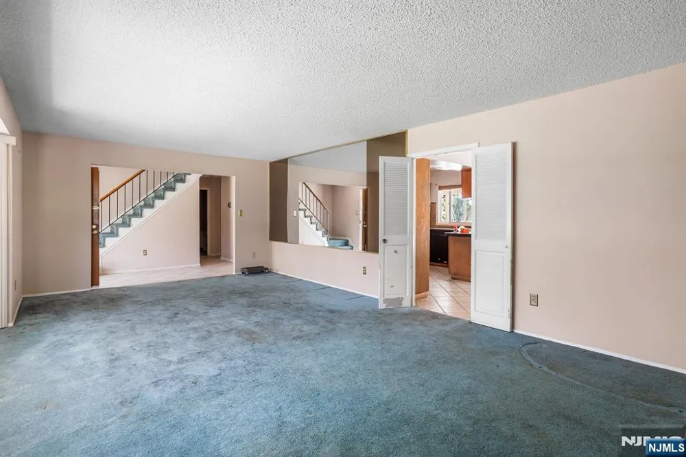 74 Country Club Road Willingboro, NJ 08046