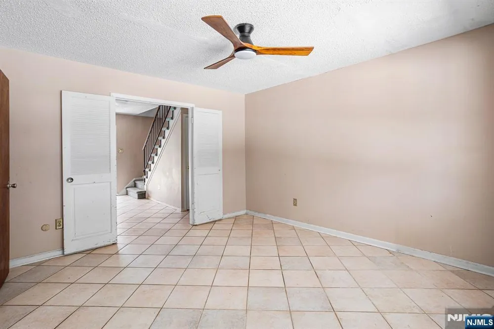 74 Country Club Road Willingboro, NJ 08046