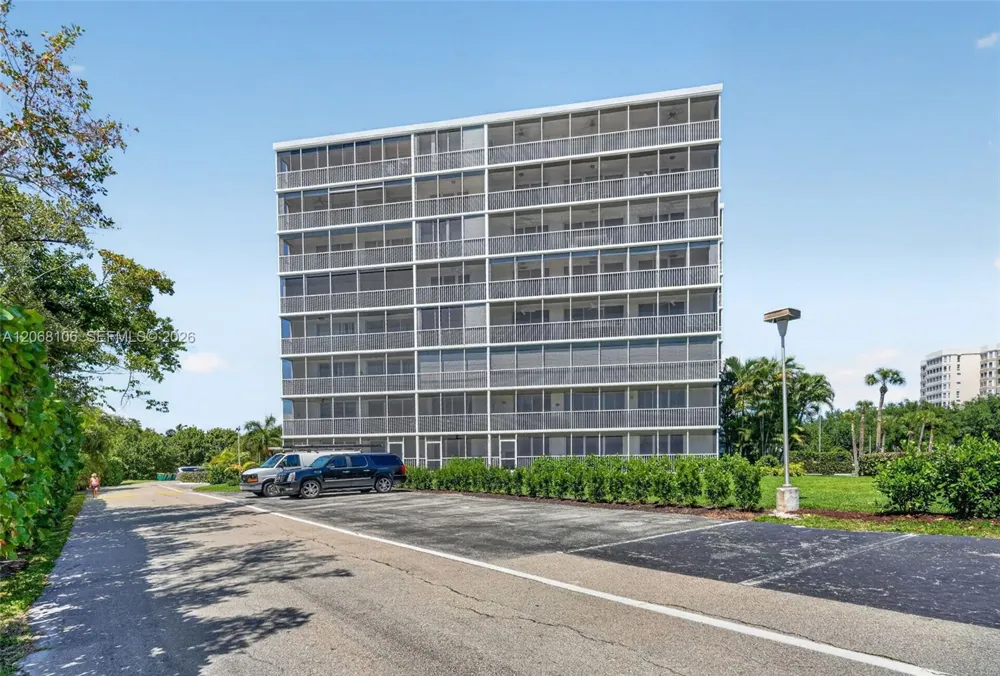 5 Bluebill #702 + 802 Naples, FL 34108