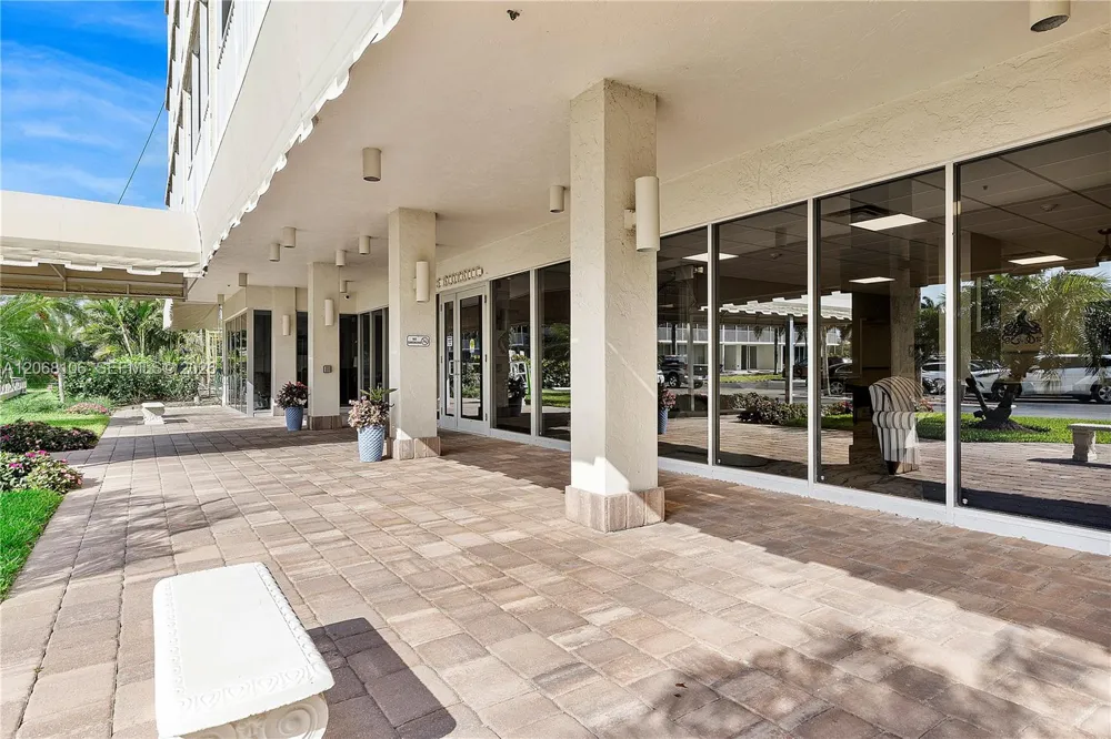 5 Bluebill #702 + 802 Naples, FL 34108