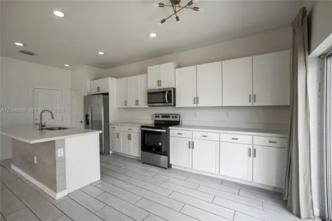 833 SE 19th St