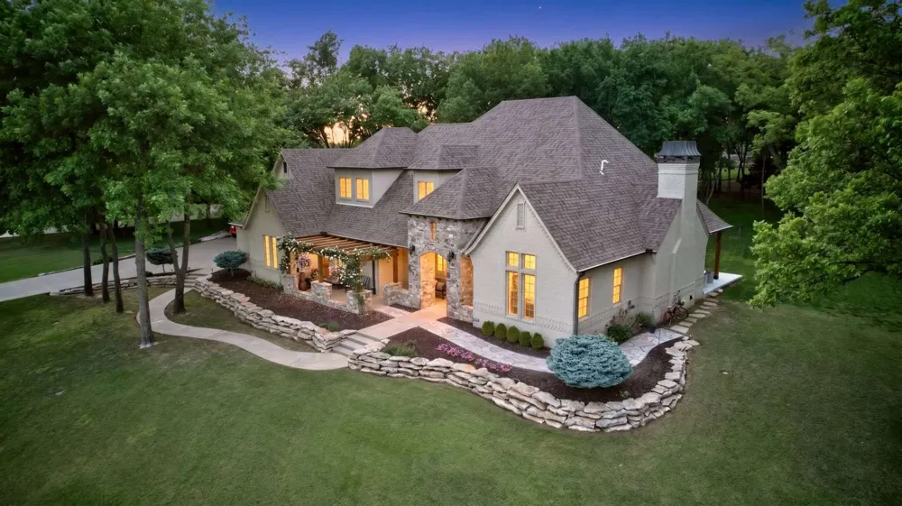 8112 72nd EastAvenue Owasso, OK 74055