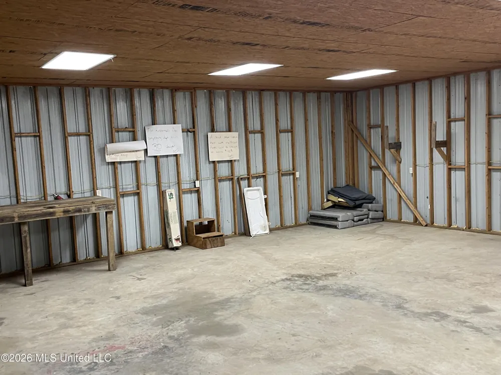 1215 NW Mount Zion Road Brookhaven, MS 39601