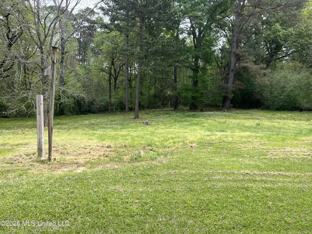 1215 NW Mount Zion Road Brookhaven, MS 39601