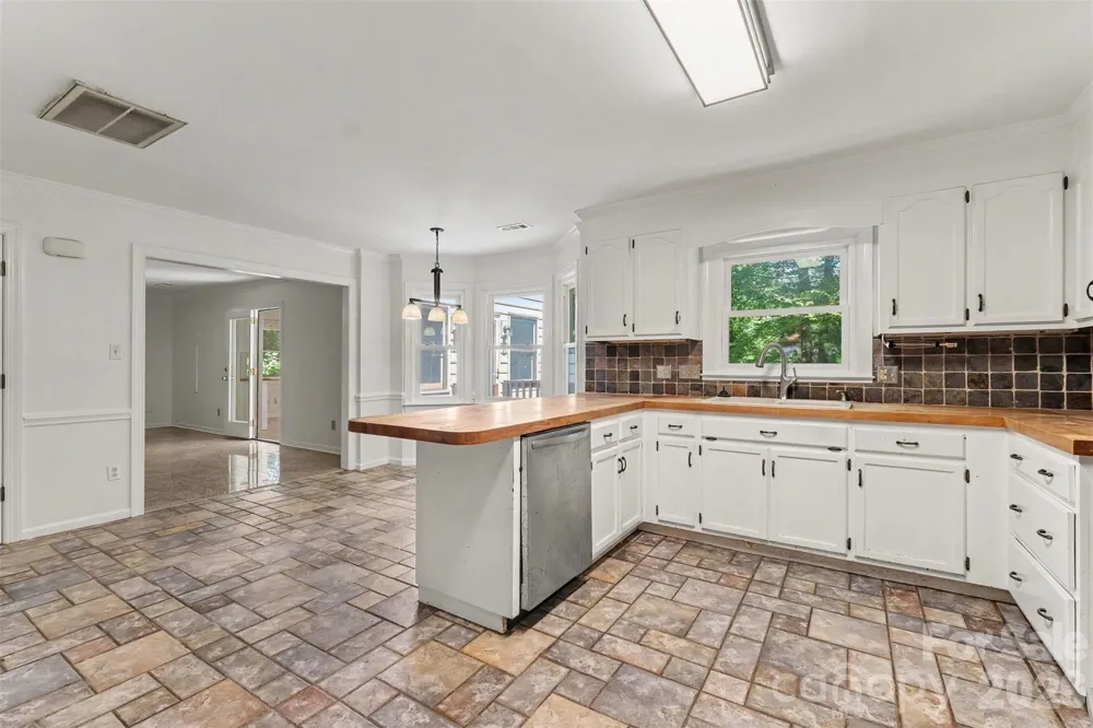 915 Brightmoor Drive Matthews, NC 28105