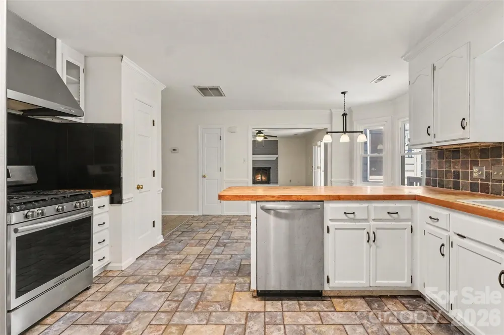 915 Brightmoor Drive Matthews, NC 28105