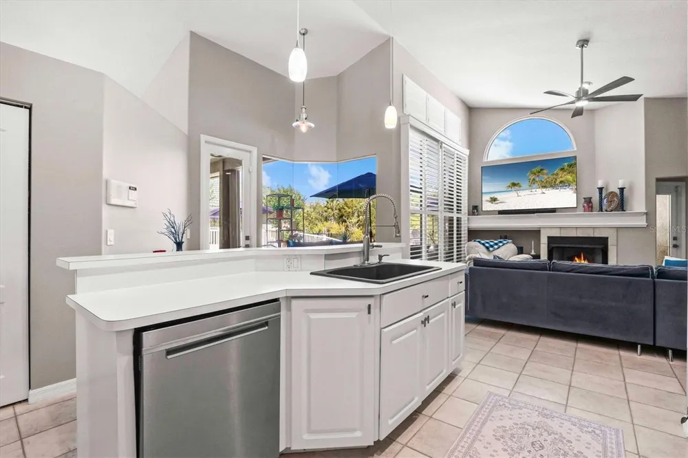 1114 MARINA DRIVE Tarpon Springs, FL 34689