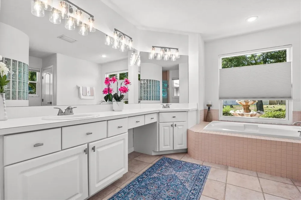 1114 MARINA DRIVE Tarpon Springs, FL 34689